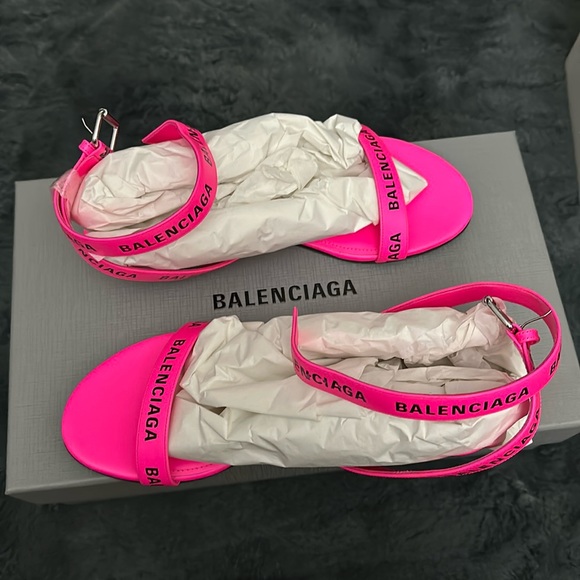 Authentic Balenciaga sandals - Picture 1 of 4